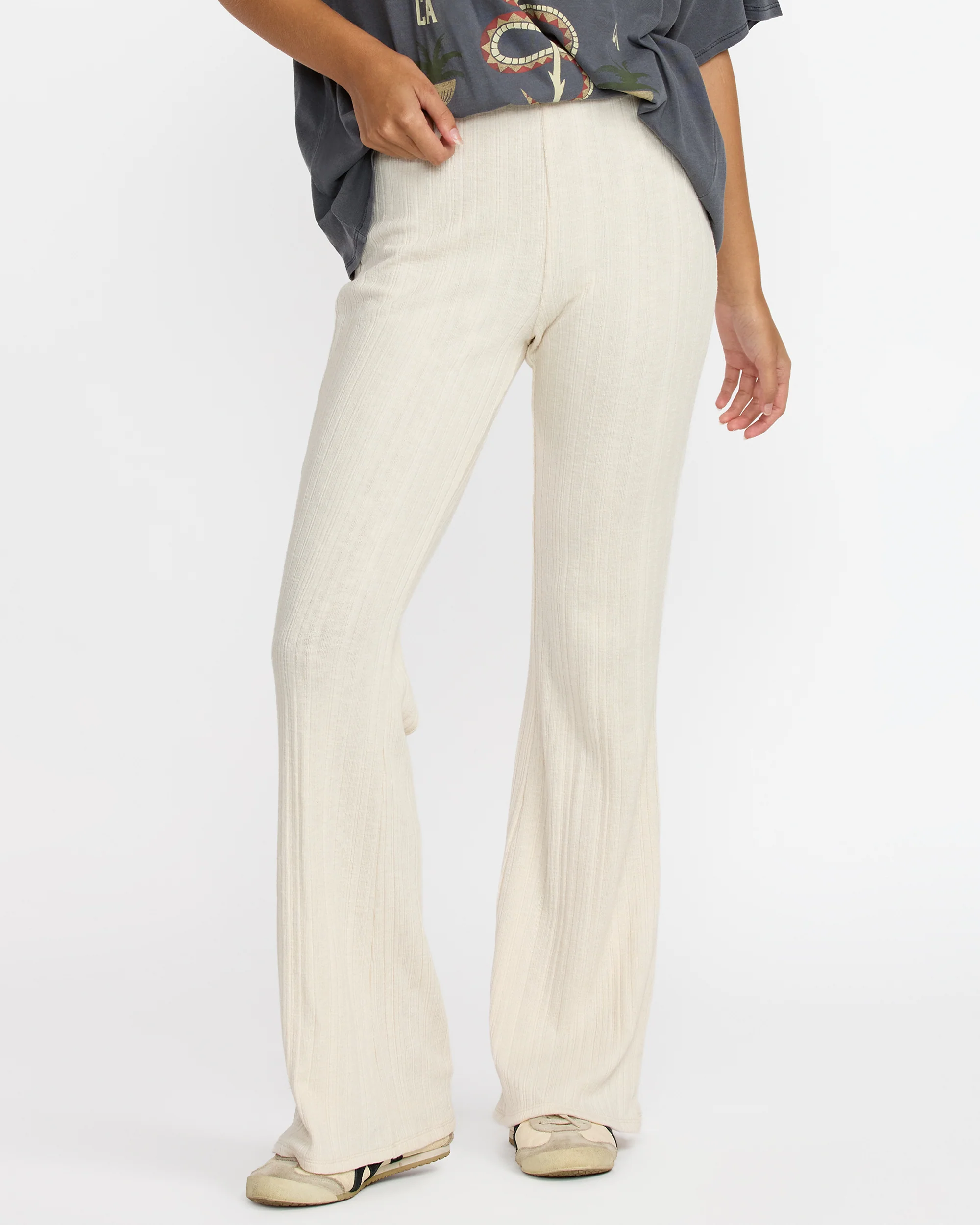 Ava Pant