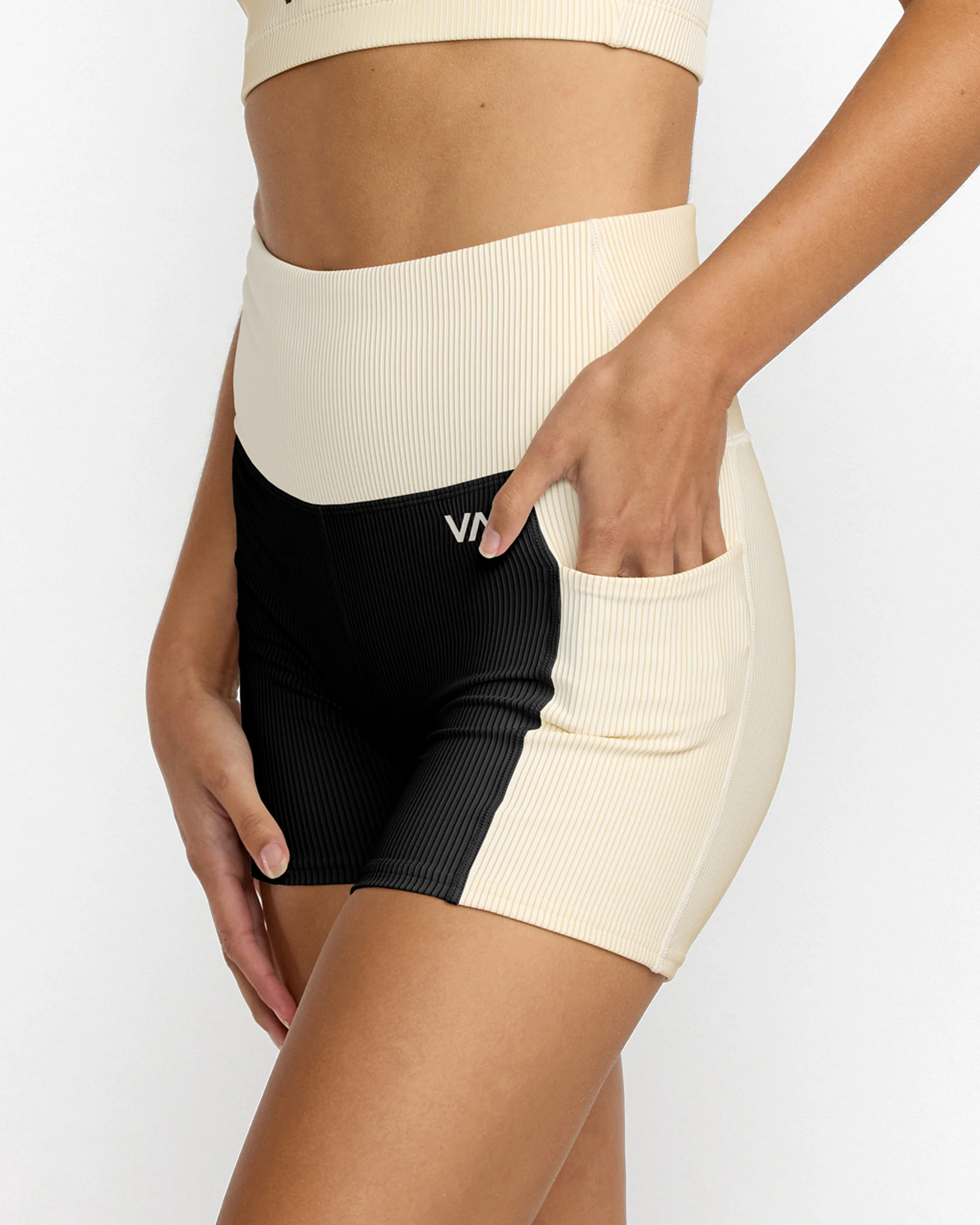 VA Essential Pocket Short II