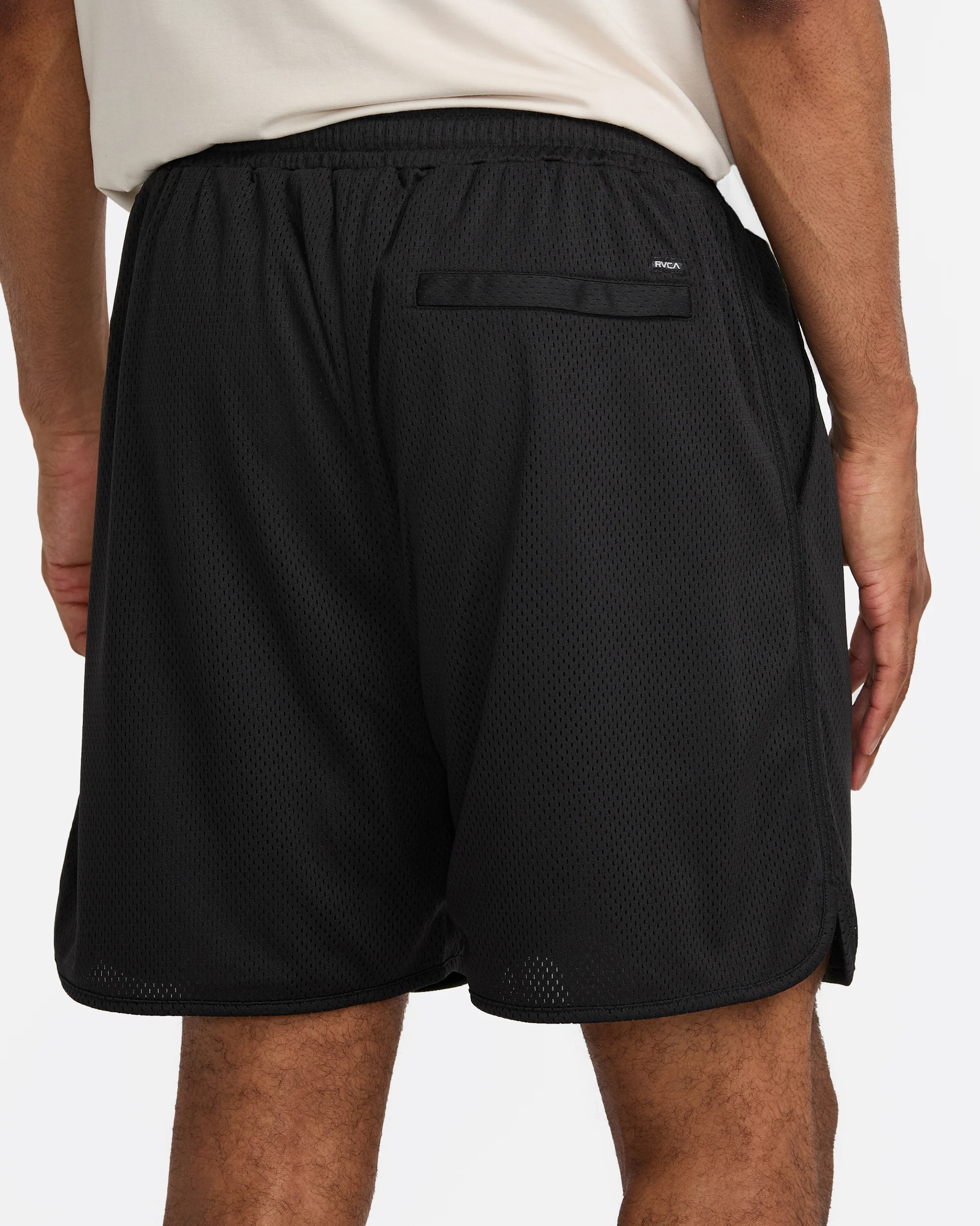 VA Essential Mesh Short 18" Short