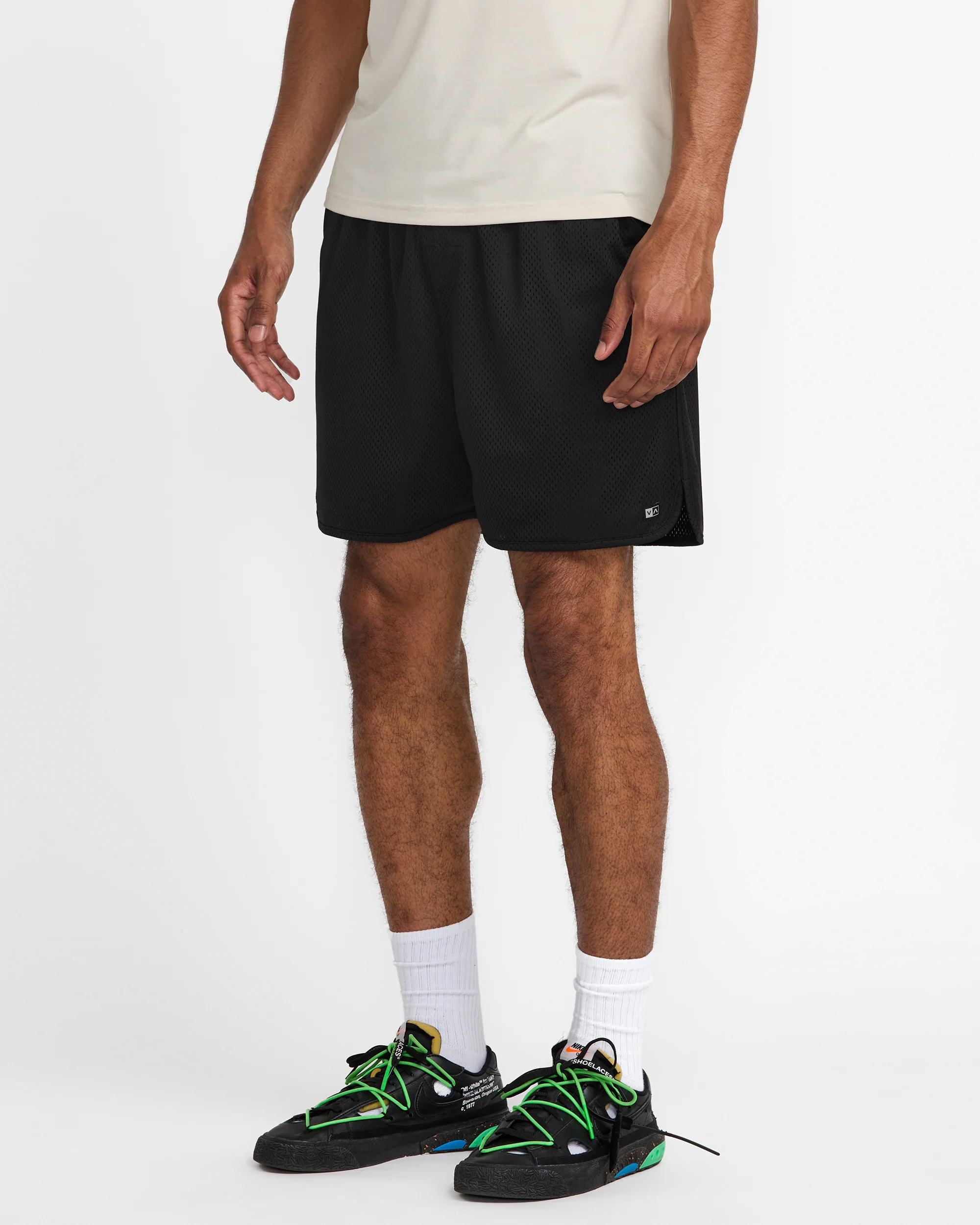 VA Essential Mesh Short 18" Short