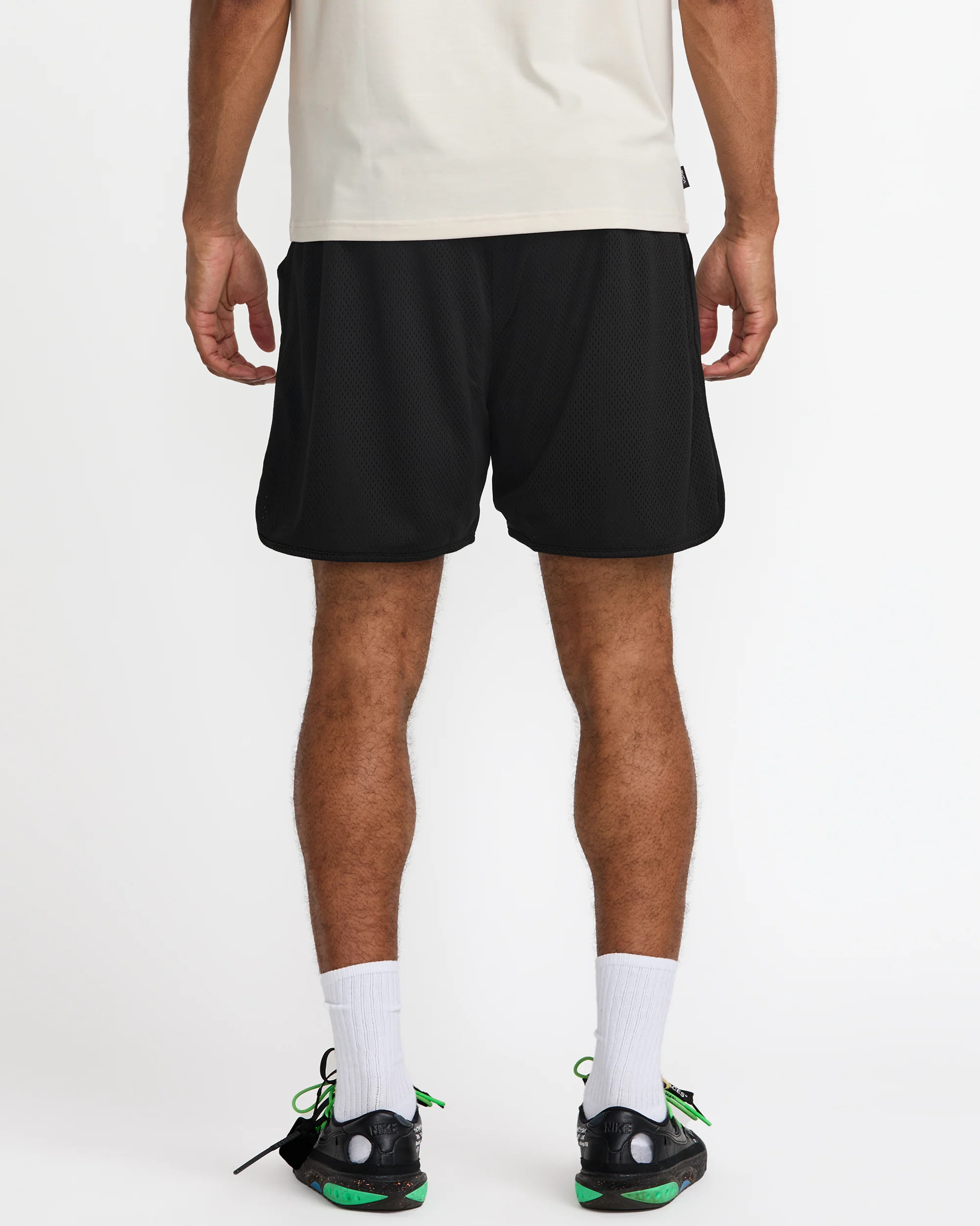 VA Essential Mesh Short 18" Short