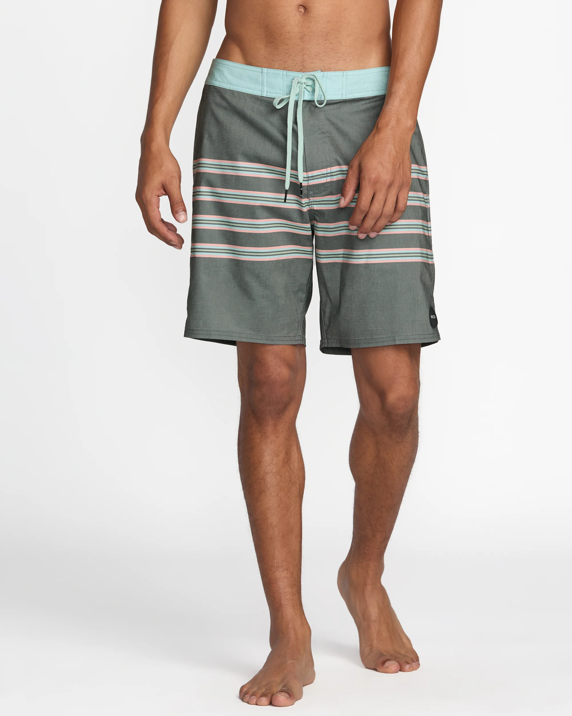 County Line Trunk 18"