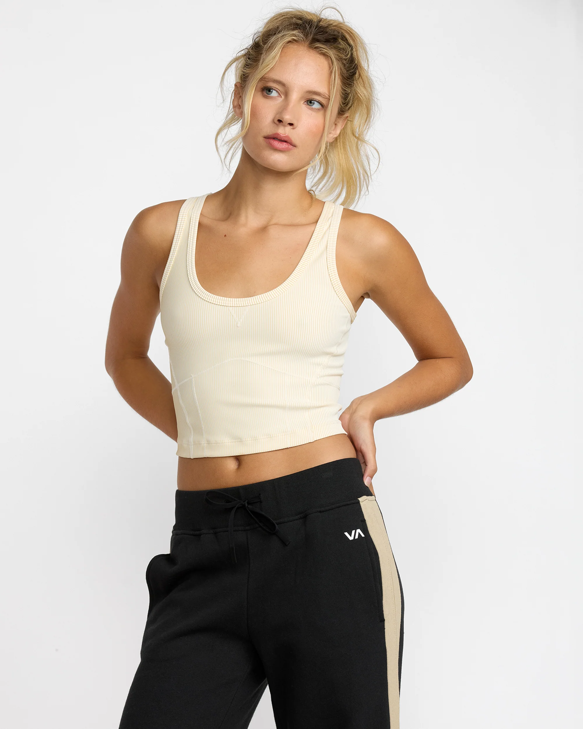 Contrast B Tank