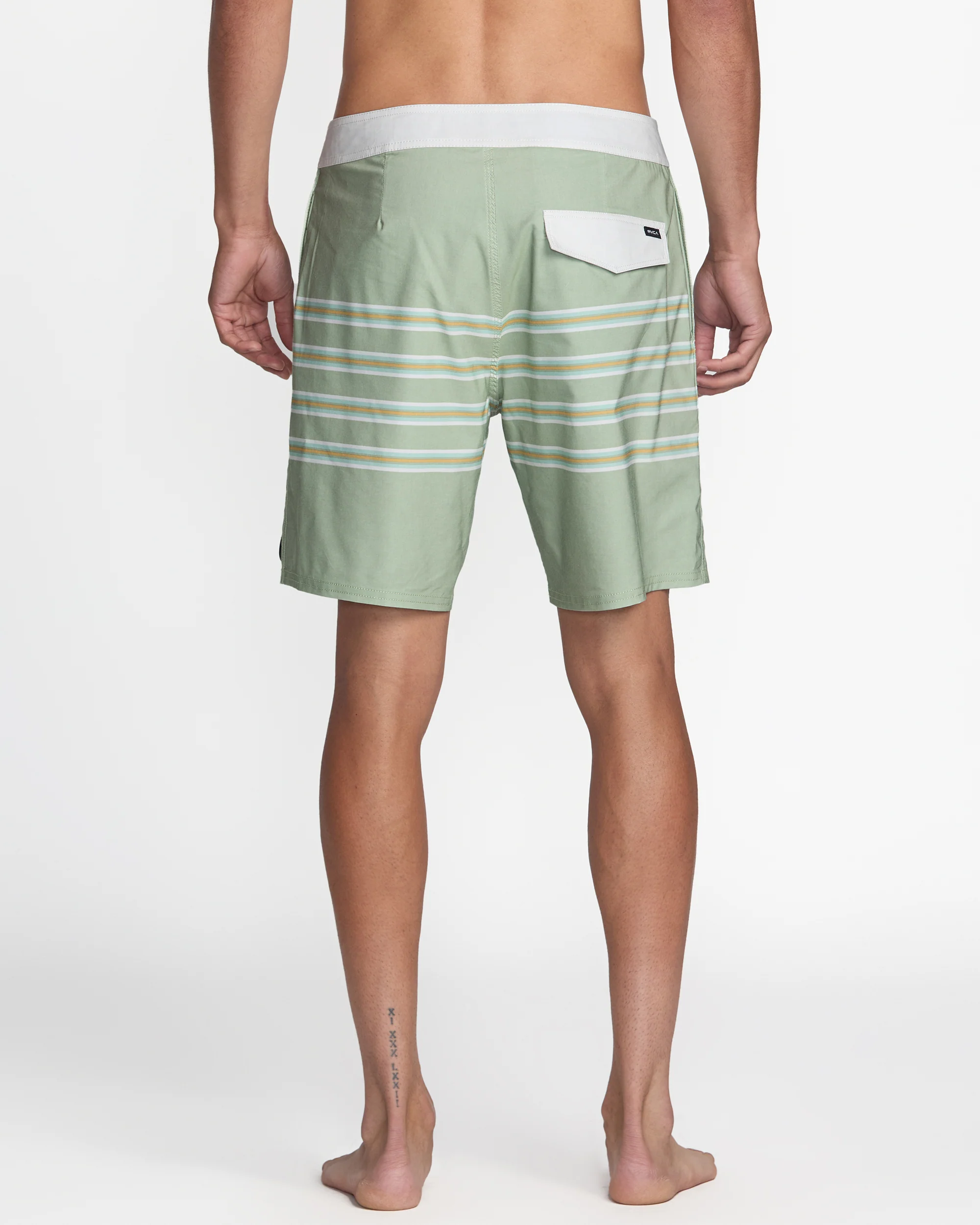 County Line Trunk 18"