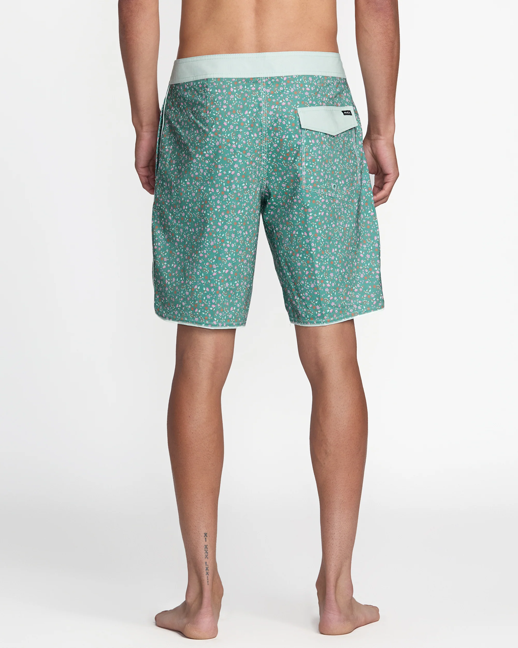 Baseline Trunk 19"